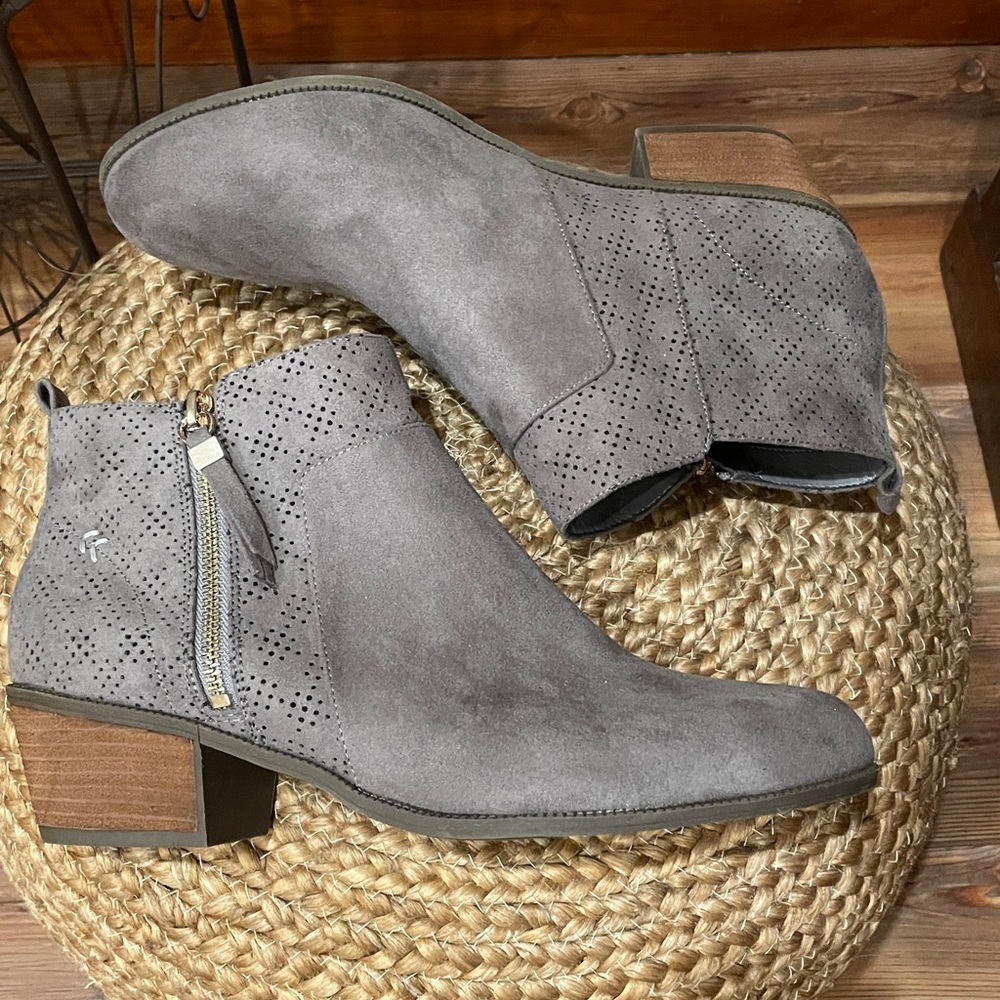 DR. SCHOLL’S Perforated Gray Ankle Booties Sz 11 - Picture 7 of 12